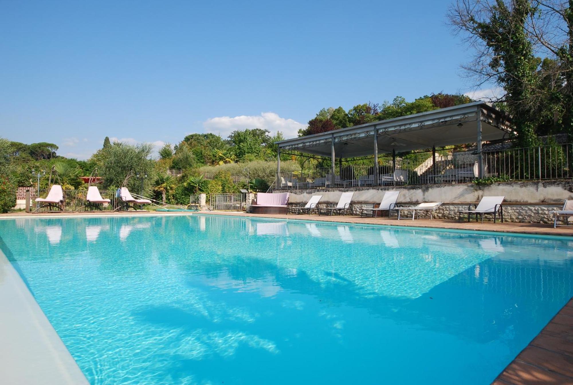 Spoleto By The Pool Guest House Екстериор снимка