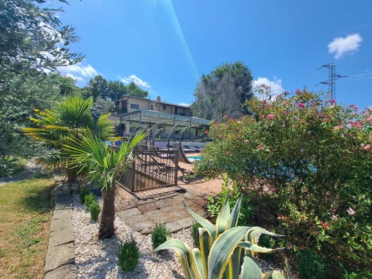 Spoleto By The Pool Guest House Екстериор снимка